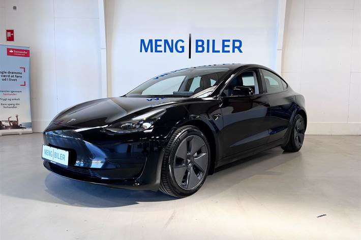 Sort Tesla Model 3 fra 2022