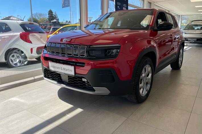 Rød Jeep Avenger fra 2023