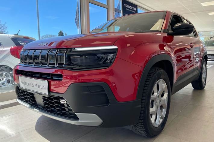 Rød Jeep Avenger fra 2023