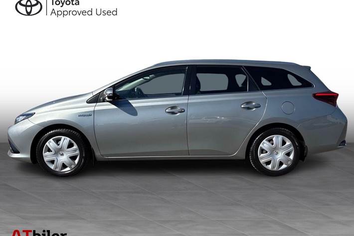 Grå Toyota Auris fra 2018