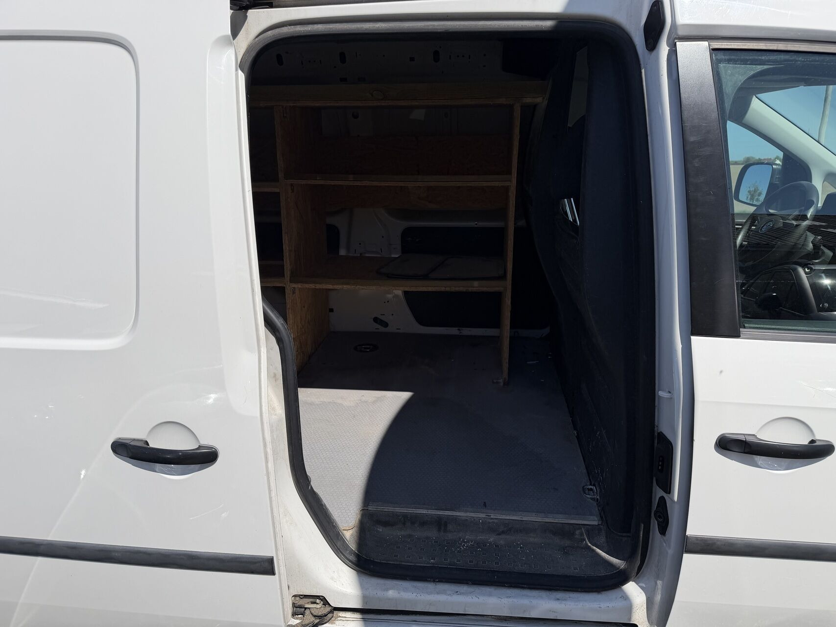 Hvid VW Caddy Maxi fra 2016
