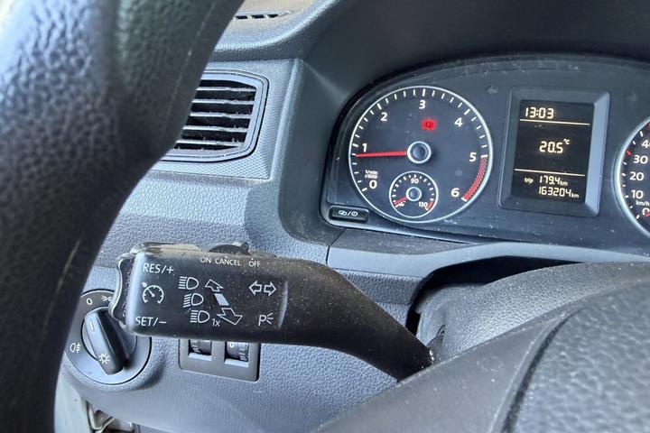 Hvid VW Caddy Maxi fra 2016