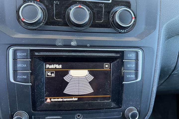 Hvid VW Caddy Maxi fra 2016