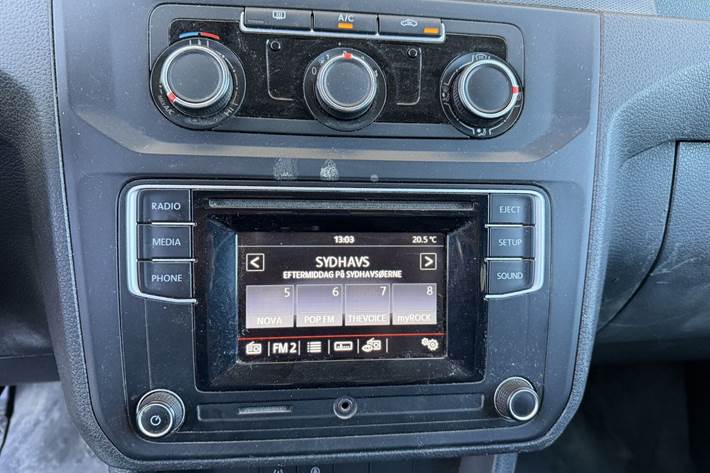 Hvid VW Caddy Maxi fra 2016
