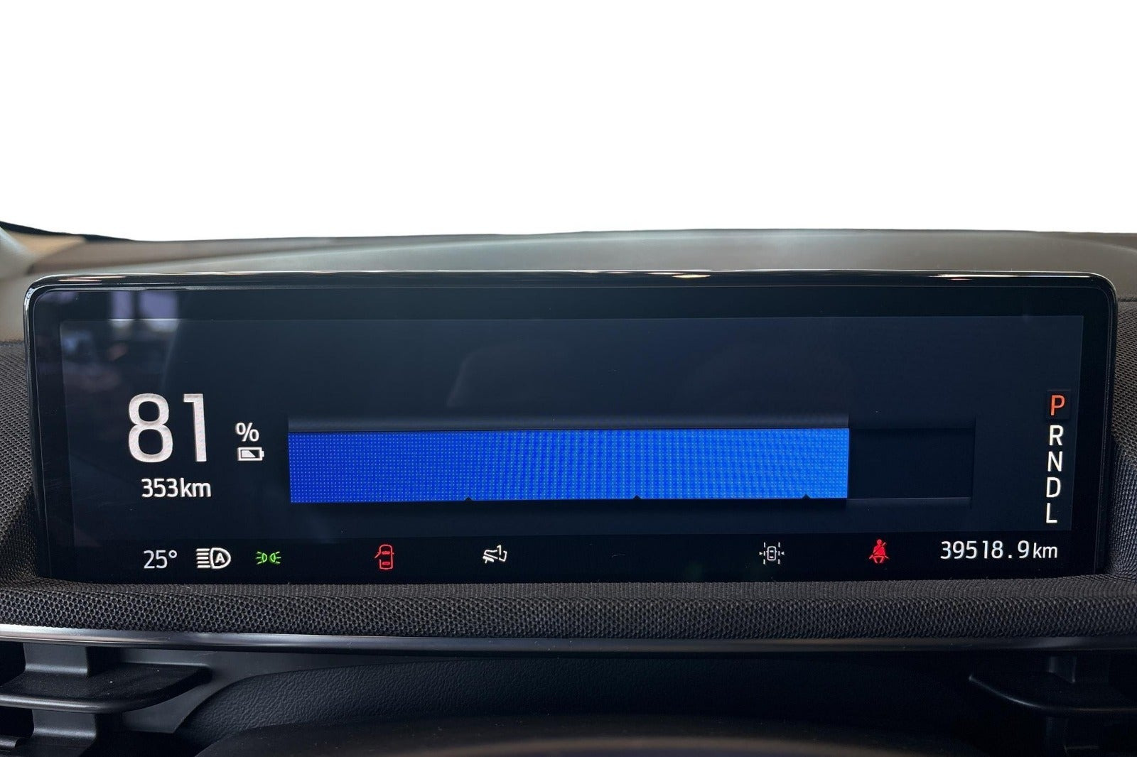 Blå Ford Mustang Mach-E fra 2023