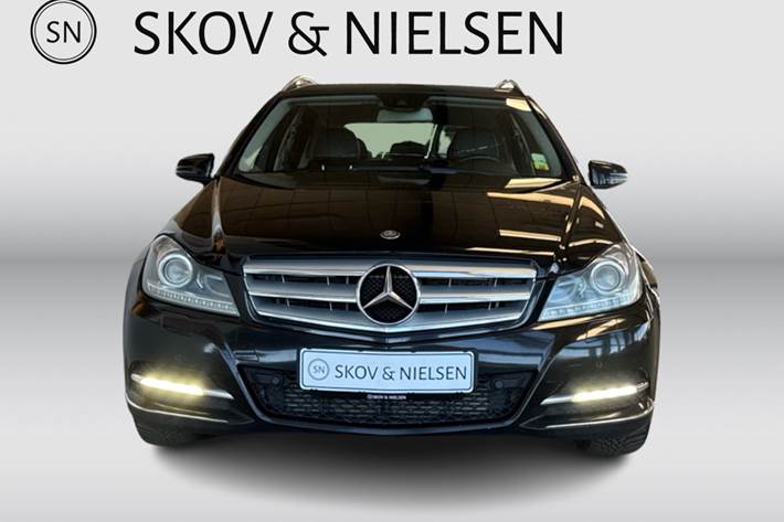 Sort Mercedes C220 fra 2011