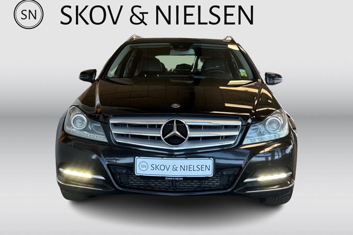 Sort Mercedes C220 fra 2011