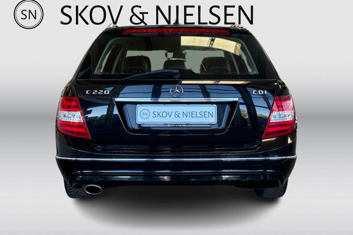 Sort Mercedes C220 fra 2011