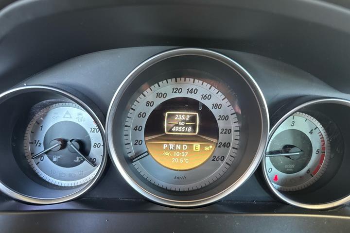 Sort Mercedes C220 fra 2011