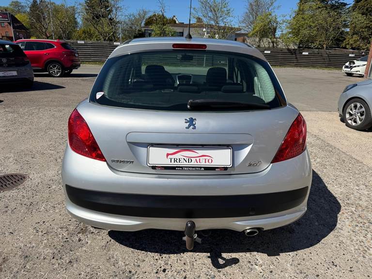 Peugeot 207 1,6 VTi S16