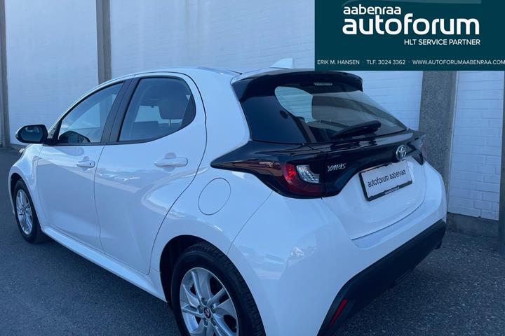 Hvid Toyota Yaris fra 2022