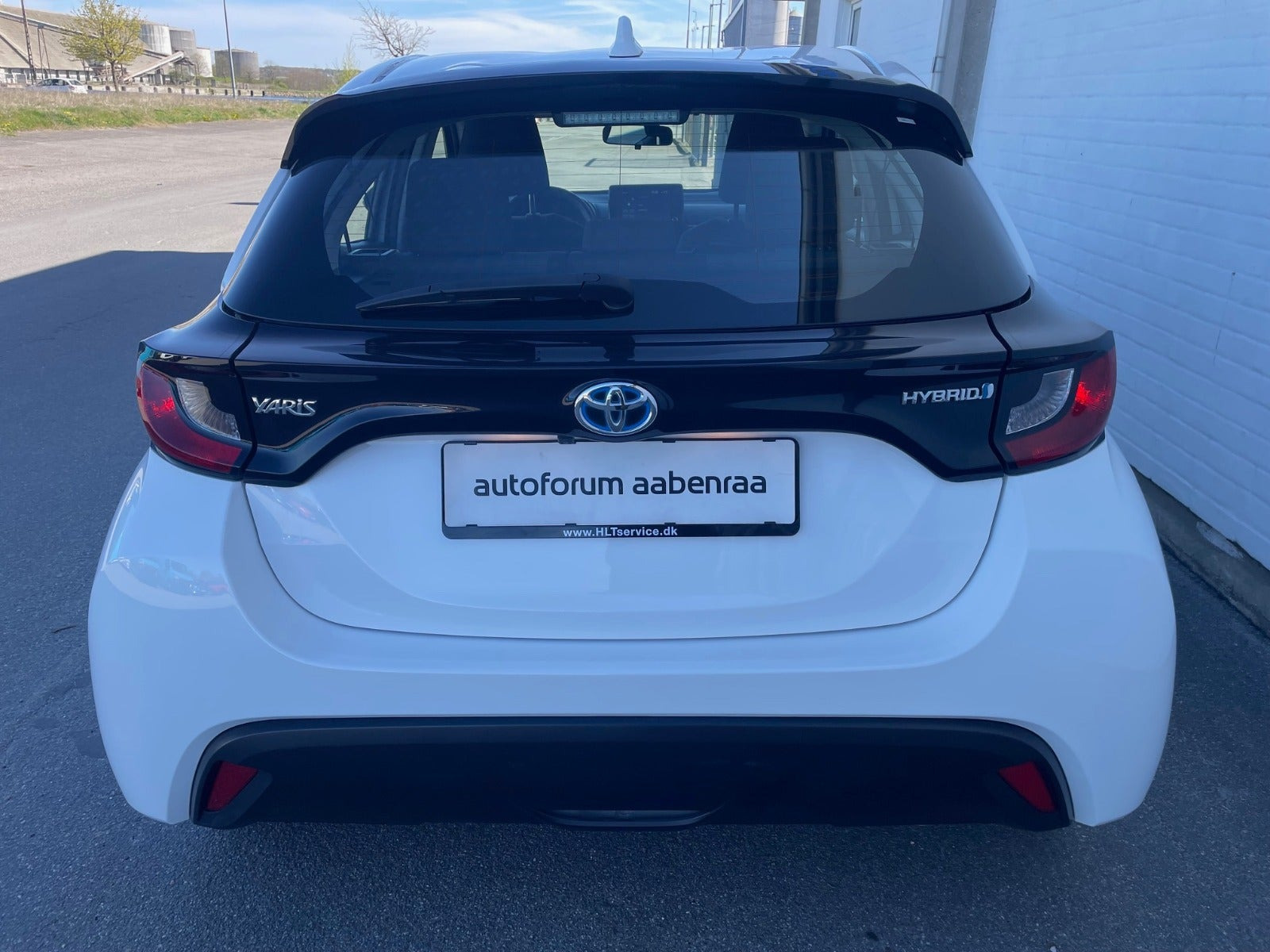 Hvid Toyota Yaris fra 2022