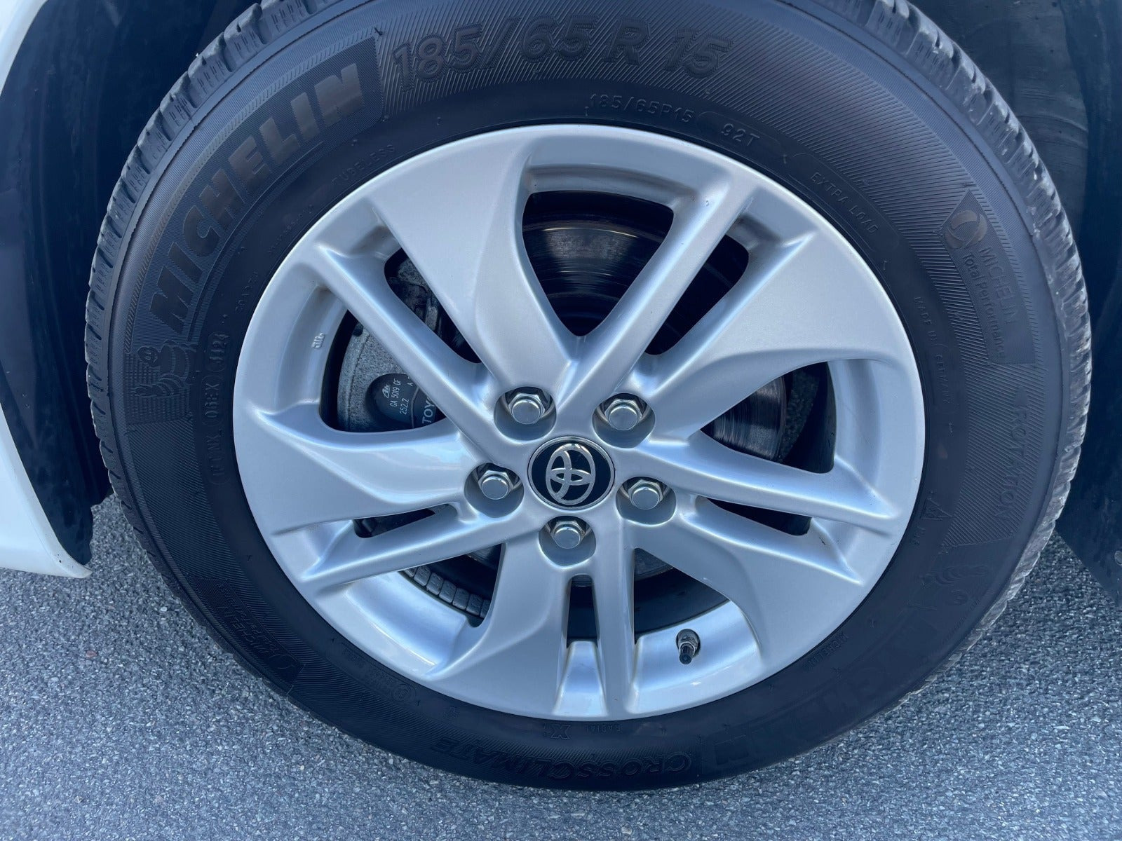 Hvid Toyota Yaris fra 2022