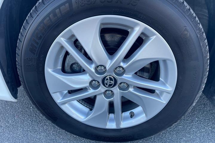 Hvid Toyota Yaris fra 2022