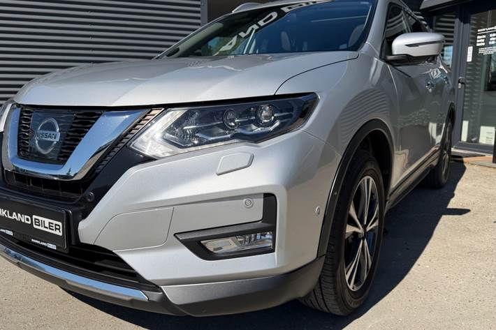 Sølv Nissan X-Trail fra 2018