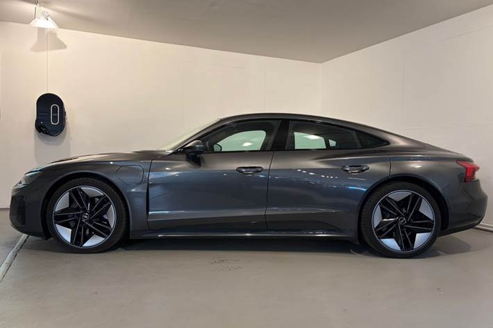 Grå Audi e-tron GT fra 2022