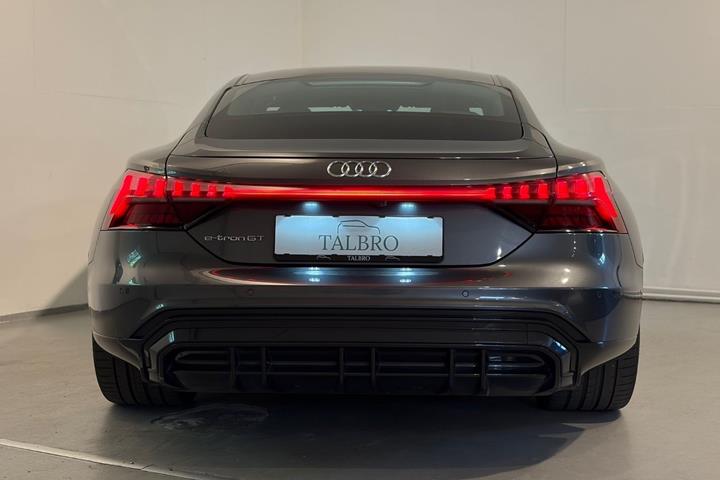 Grå Audi e-tron GT fra 2022
