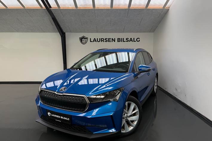 Blå Skoda Enyaq fra 2021 set udefra