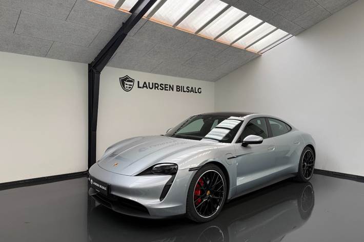 Sølv Porsche Taycan 4S fra 2021