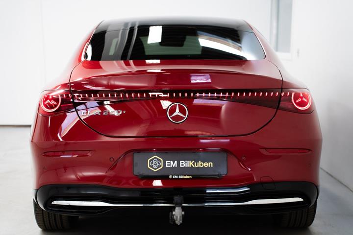 Hvid Mercedes CLA250+ fra 2025