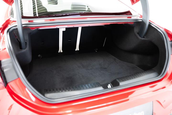 Hvid Mercedes CLA250+ fra 2025