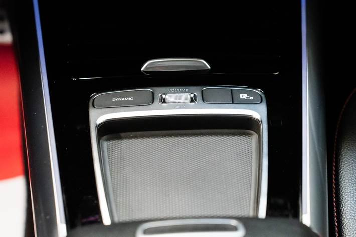 Hvid Mercedes EQA250+ fra 2024