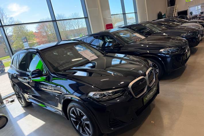 Sort BMW iX3 fra 2022