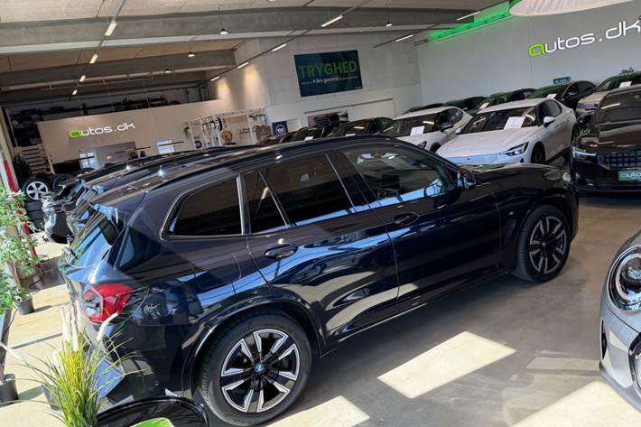 Sort BMW iX3 fra 2022