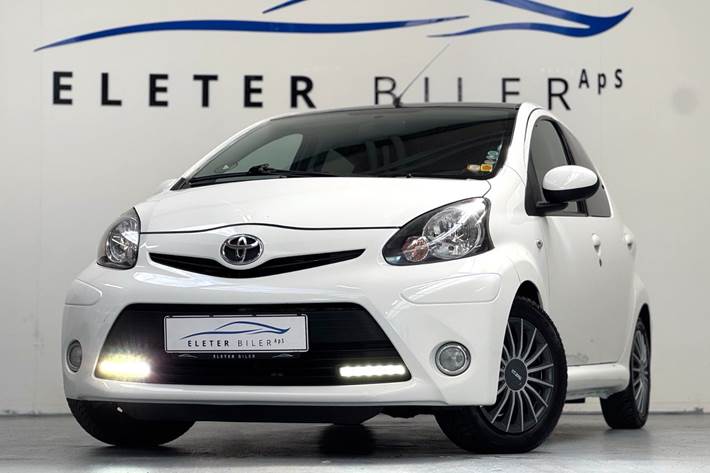 Hvid Toyota Aygo fra 2014