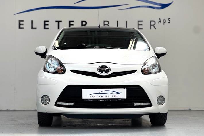 Hvid Toyota Aygo fra 2014