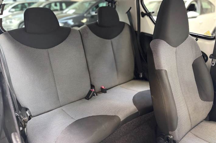 Hvid Toyota Aygo fra 2014
