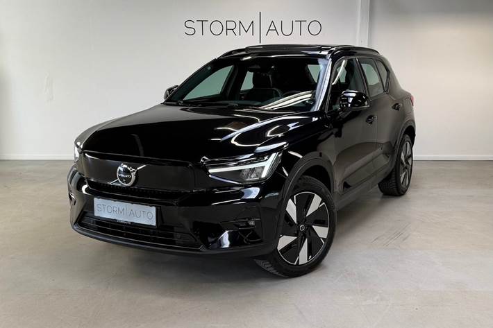 Sort Volvo XC40 fra 2024