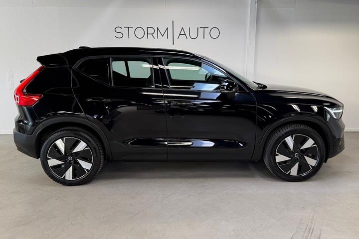 Sort Volvo XC40 fra 2024