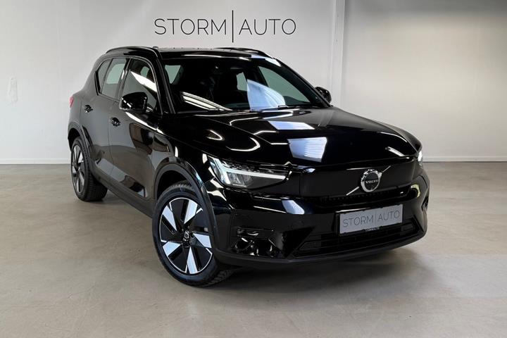 Sort Volvo XC40 fra 2024