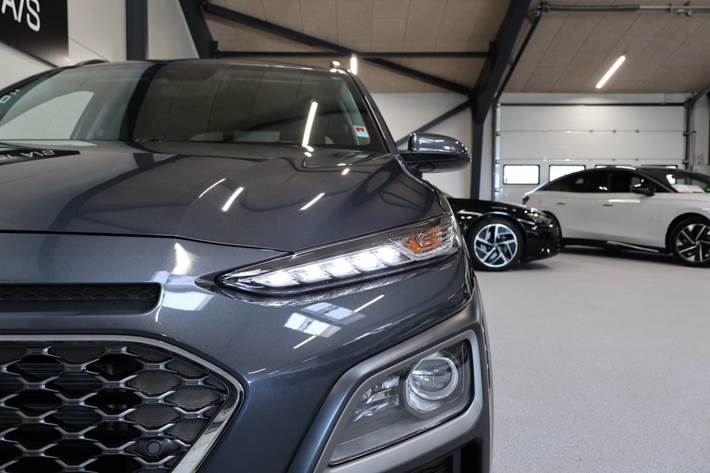 Grå Hyundai Kona fra 2020