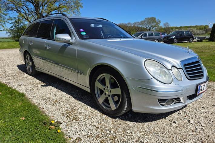 Gul Mercedes E220 fra 2008