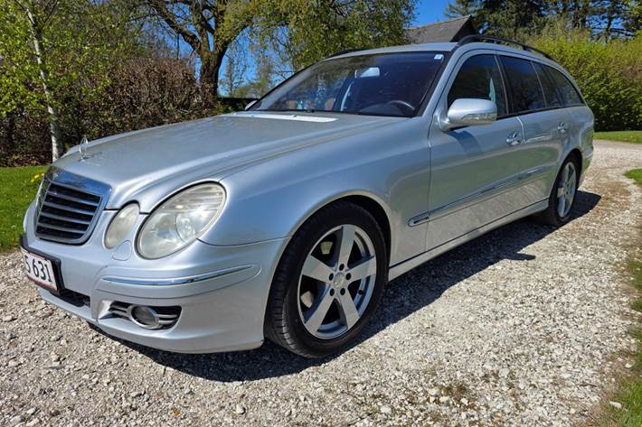 Gul Mercedes E220 fra 2008
