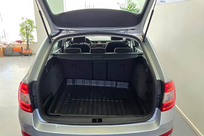 Sølv Skoda Octavia fra 2015