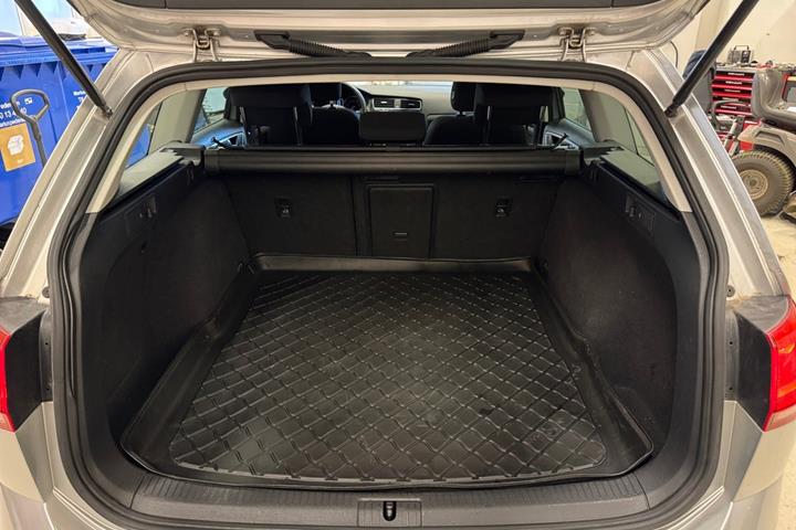 Sølv VW Golf VII fra 2014