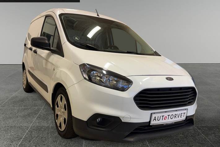 Hvid Ford Transit Courier fra 2020