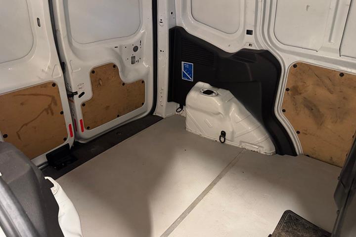 Hvid Ford Transit Courier fra 2020