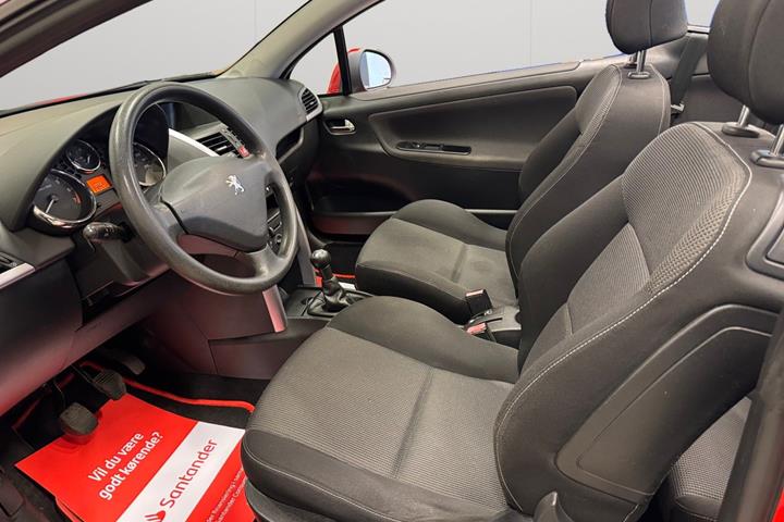Rød Peugeot 207 fra 2009