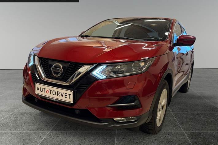 Rød Nissan Qashqai fra 2018 set udefra