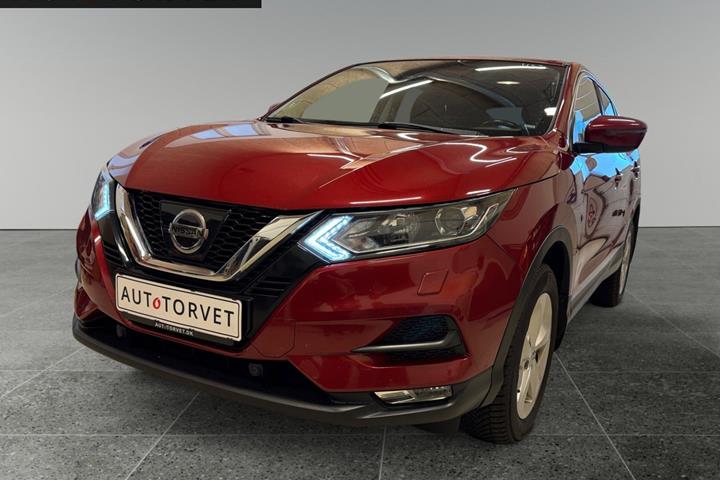 Rød Nissan Qashqai fra 2018 set udefra