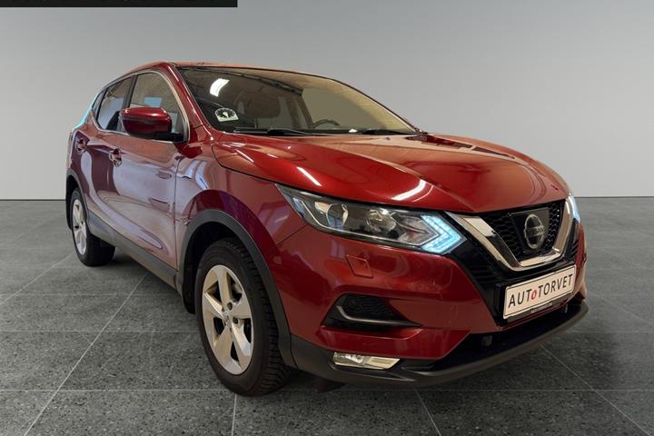 Rød Nissan Qashqai fra 2018