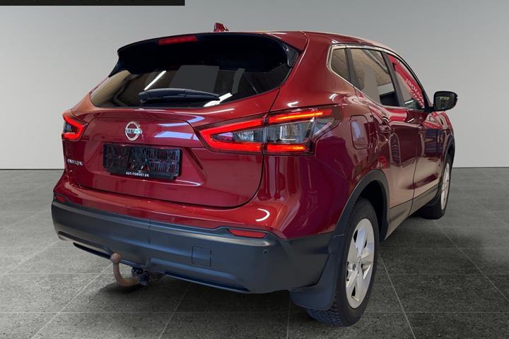 Rød Nissan Qashqai fra 2018