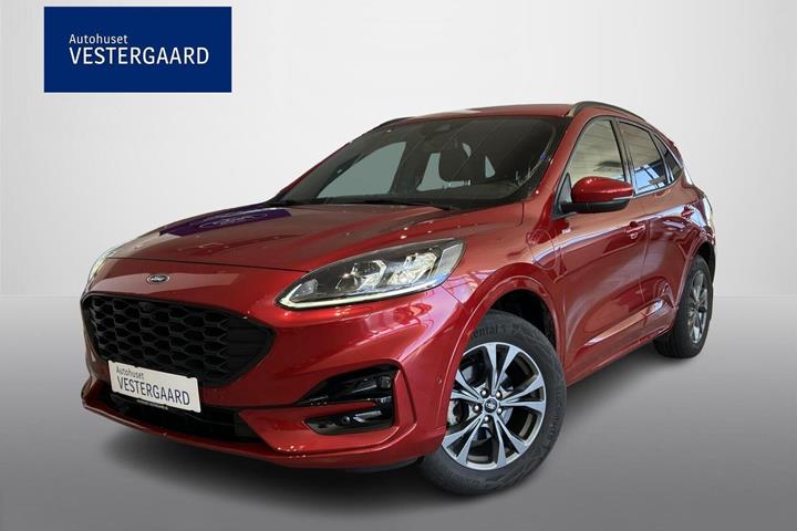 Rød Ford Kuga fra 2022 set udefra