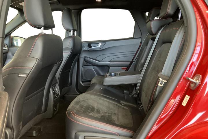 Rød Ford Kuga fra 2022