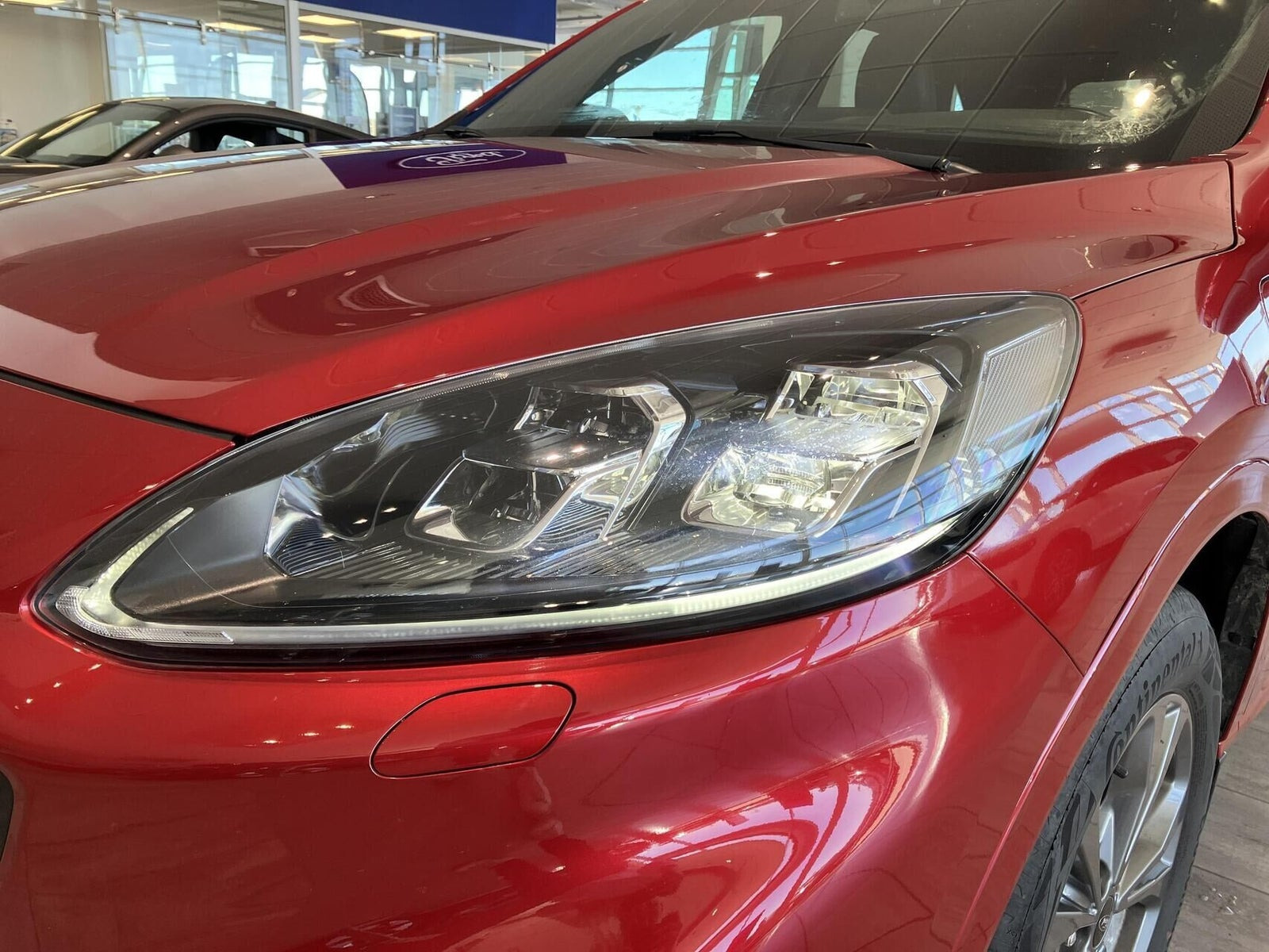 Rød Ford Kuga fra 2022