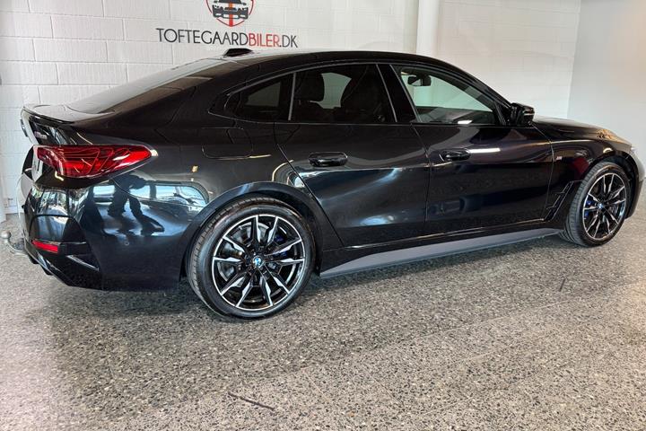 Sort BMW i4 fra 2024